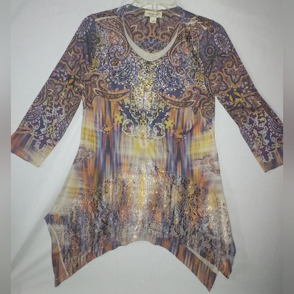 One World Live and Let‎ Live tunic
